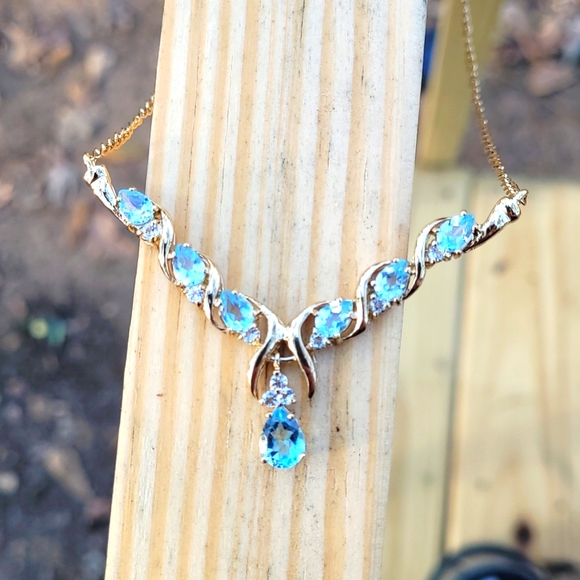 auction Jewelry - Gorgeous Blue Topaz sparkly date nite  necklace set 8ct yellow gold filled NWT !